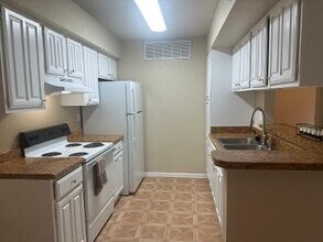 Building Photo - 12955 Woodforest Blvd