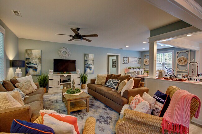 Foto del edificio - 6262 Ware Neck Rd