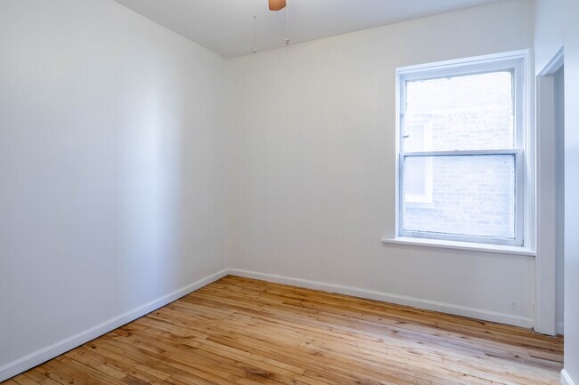 Foto del edificio - 4904 W School St