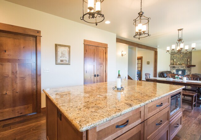 Building Photo - 72 Hyalite Ranch Ln