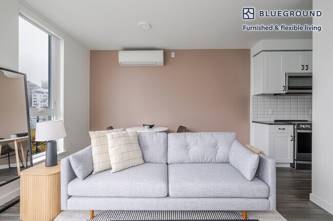 Foto del edificio - 1000 E Yesler Wy