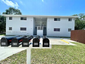 Building Photo - 800 SW 10th St