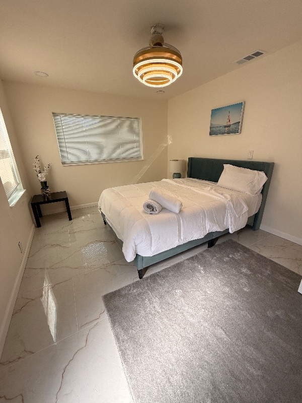 Foto principal - 4381 Shore Acres Blvd NE