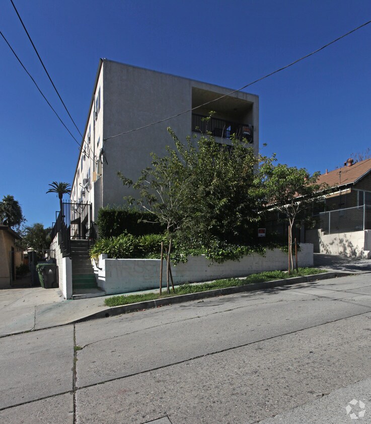 Building Photo - 224 S Avenue 56