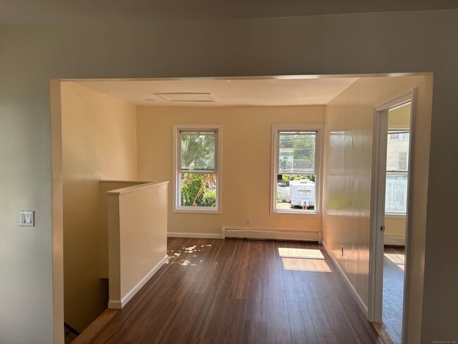 Foto del edificio - 219 Newfield Ave