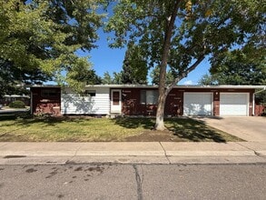 Building Photo - 5394-5396 S Lakeview St