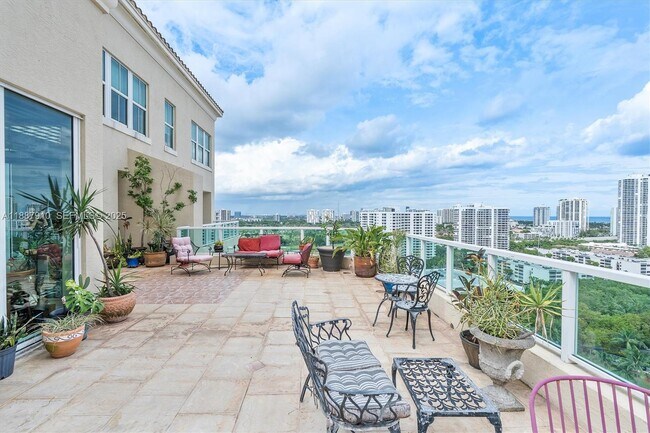 Foto del edificio - 3340 NE 190th St