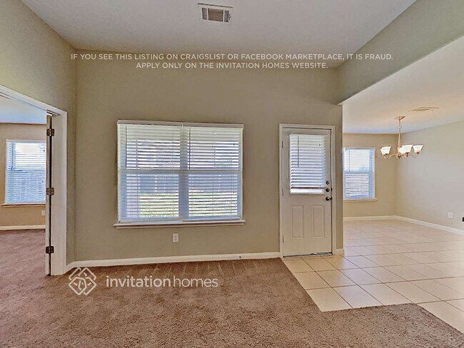 Building Photo - 741 Lazy Crest Dr