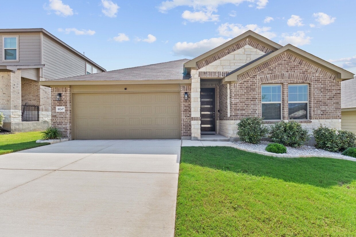Primary Photo - 10247 Juniper Oaks