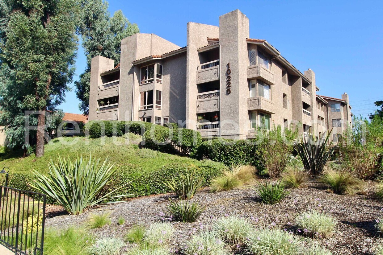 Foto principal - Mission Valley, 10225 Caminito Cuervo #143...