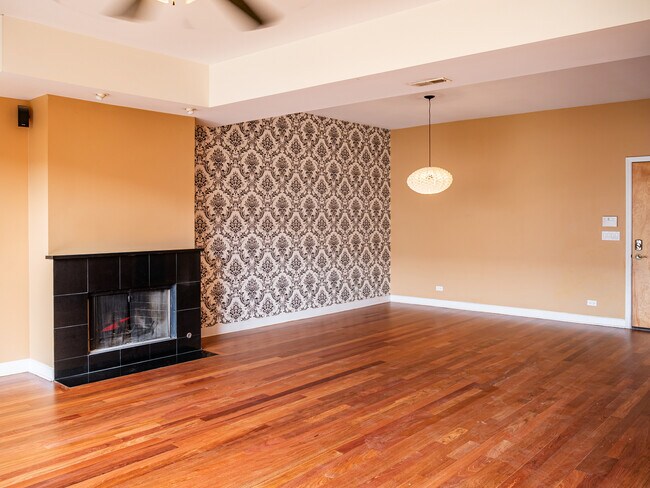 Foto del edificio - 1722 N Western Ave