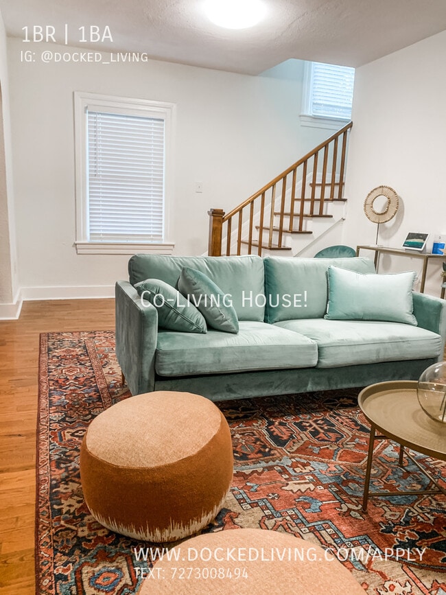 Building Photo - 1/1 Bedroom in Co-Living House! Fully Furn...