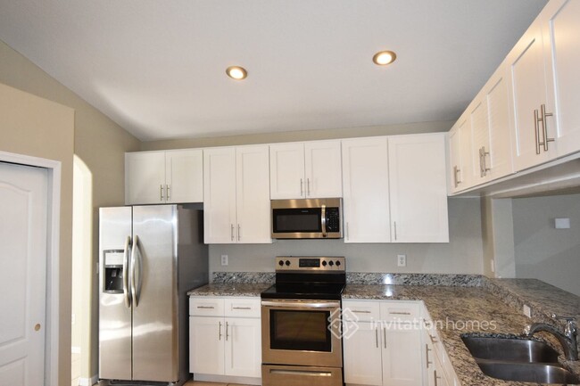 Building Photo - 9232 Hidden Water Cir