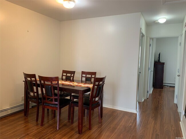 Foto del edificio - 547 Egan St