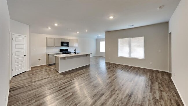 Building Photo - 6133 Bradford Pear Ln