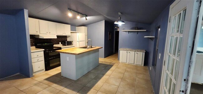 Foto del edificio - 448 County Rd 2235