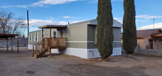 Building Photo - Charming 3 bedroom 2 bath Mobile home in Sunland Park NM!!