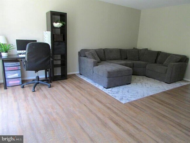 Building Photo - 14840 Lynhodge Ct