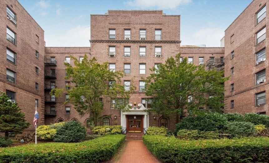 Curzon House 1 - 83-80 118th St