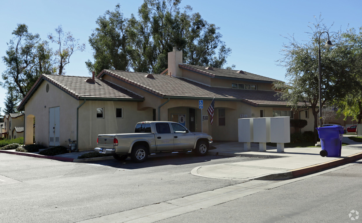 Primary Photo - Yucaipa Crest