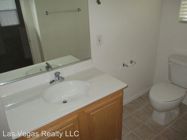 Building Photo - 4 br, 2.5 bath House - 2444 CHAMPAGNE ISLE ST