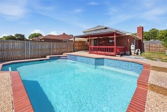 Building Photo - 5406 Blue Cove Dr