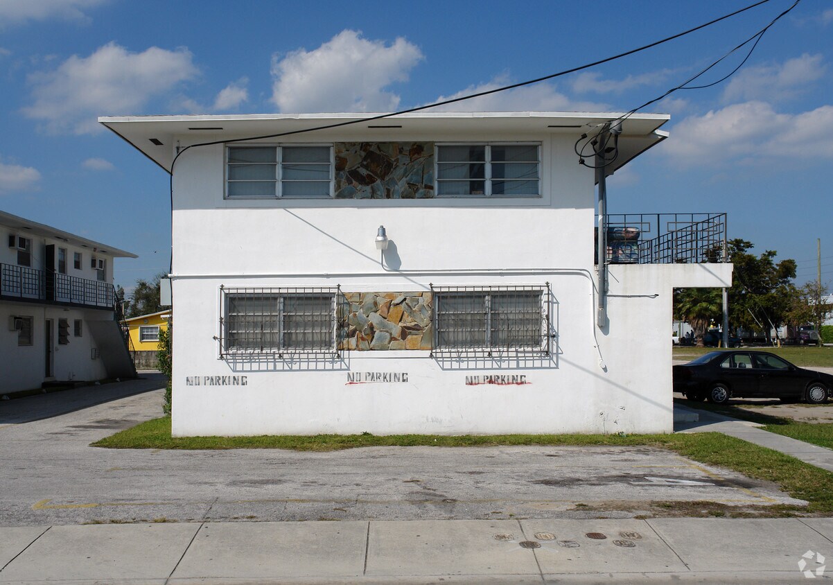 Primary Photo - 1641 NW 5th St