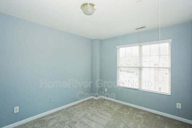 Building Photo - 9815 Treeside Ln