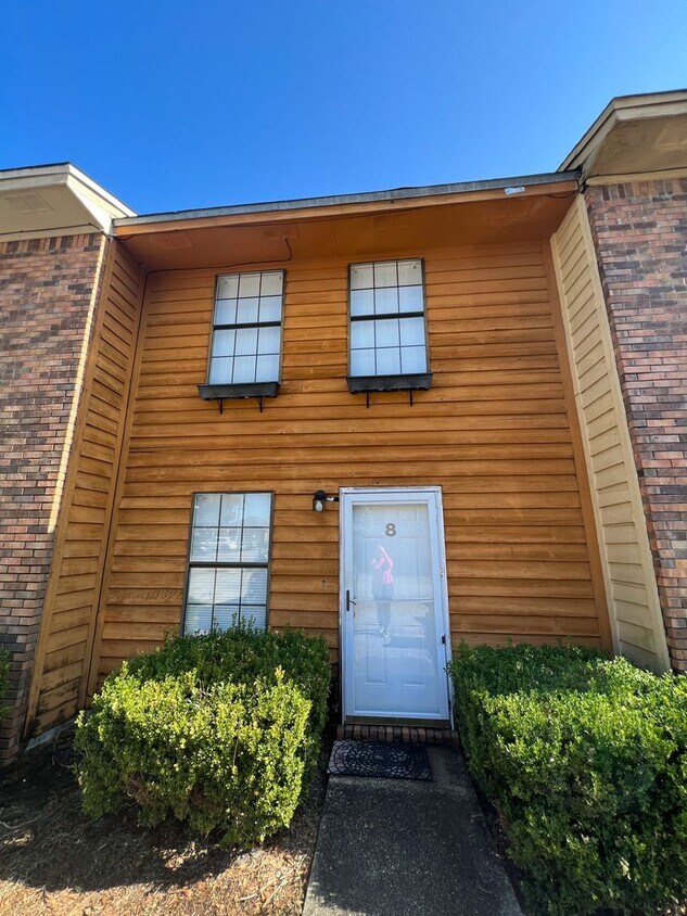 Foto principal - Newly Renovated Townhome Located in Midtow...
