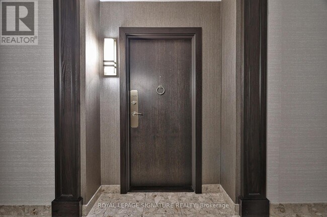 Photo du bâtiment - 820 Burnhamthorpe Rd