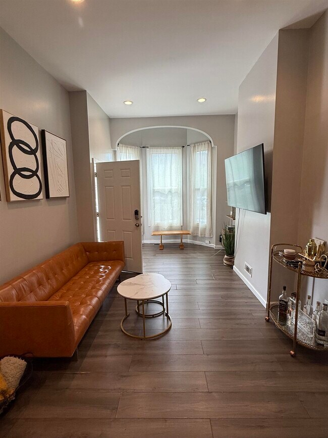 Foto del edificio - 256.5 Fairmount Ave