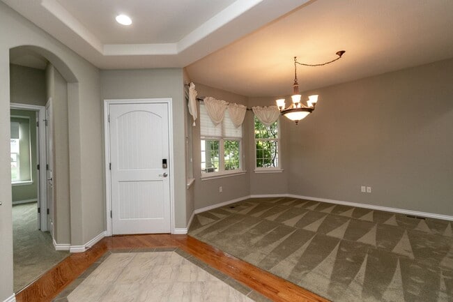 Building Photo - Beautiful ranch style patio home in Fox Meadows golf community.