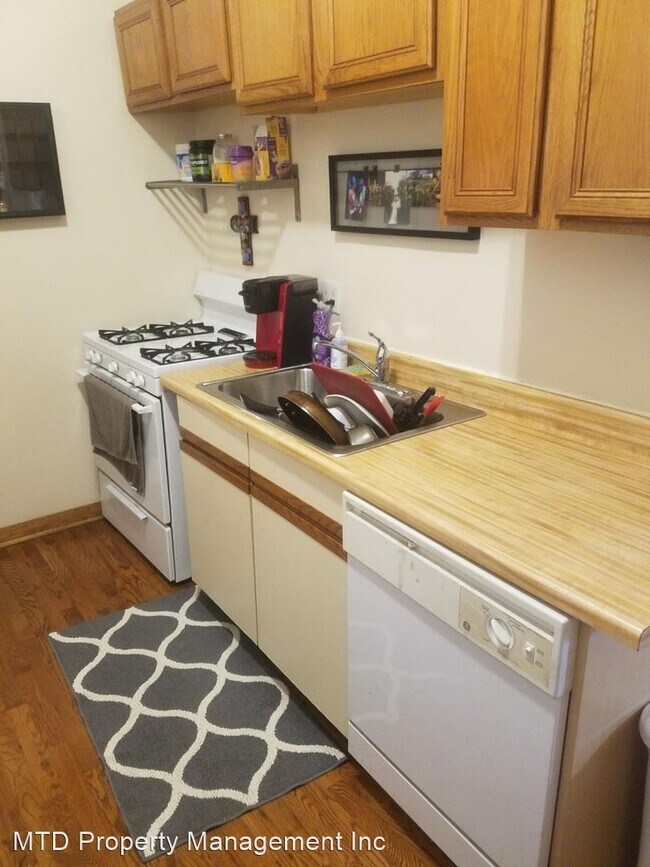 Foto del edificio - 2891 N Milwaukee Ave