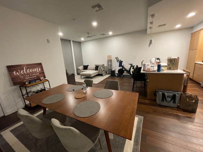 Foto del edificio - 1322 E 12th St