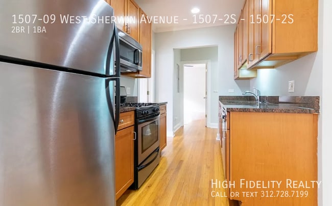 Building Photo - 1507 W Sherwin Ave