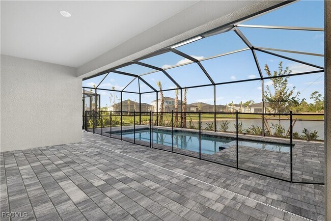 Foto del edificio - 15015 Bluewater Rd