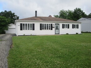 Building Photo - 3504 Oakview Dr