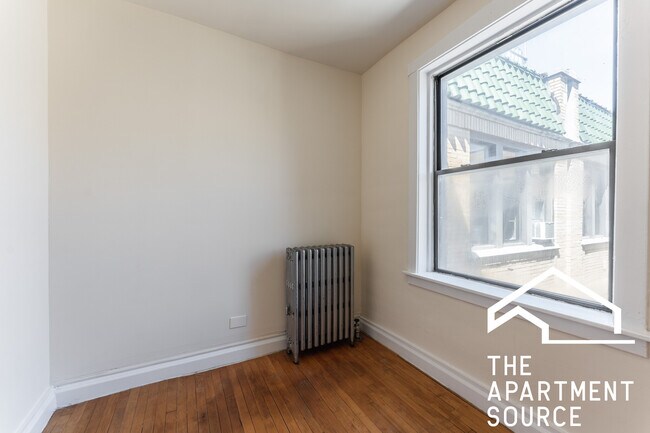 Foto del edificio - 1544 N Kedzie Ave