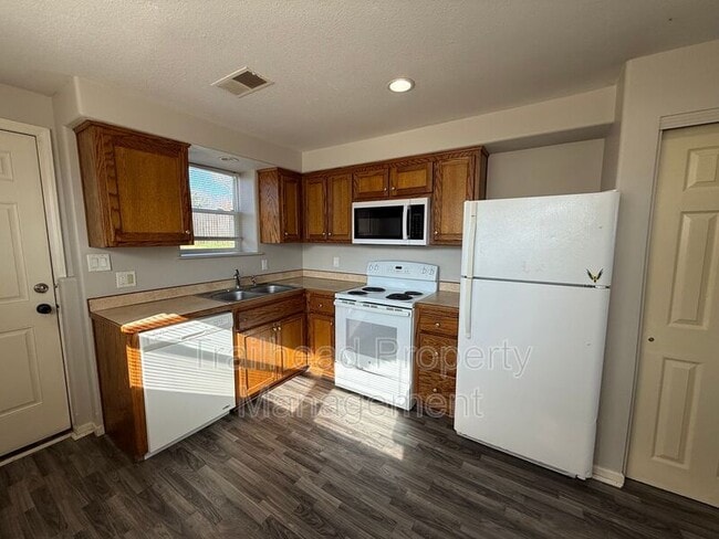 Foto del edificio - 1100 N Noland Rd