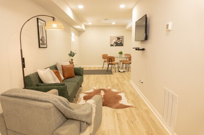 Foto del edificio - 3537 Fairburn Pl NW