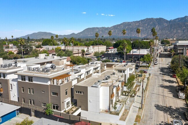 Foto del edificio - 2488 Mohawk St