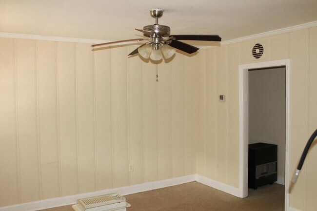 Building Photo - 3630 Live Oak Drive, Columbia, SC 29205