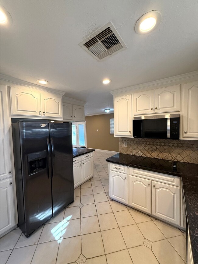 Building Photo - 5811 McKnight St