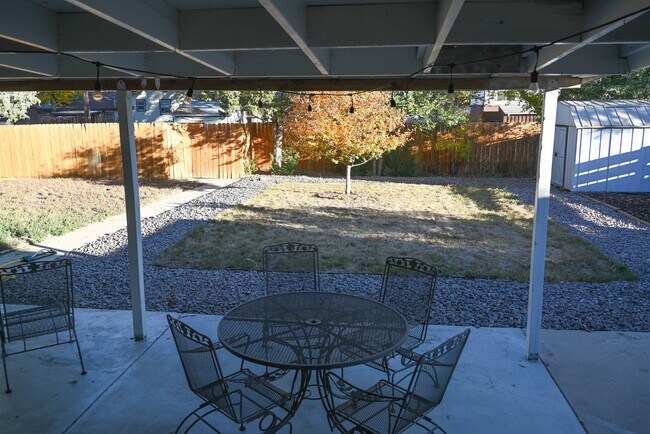 Patio - 2526 E Caramillo St
