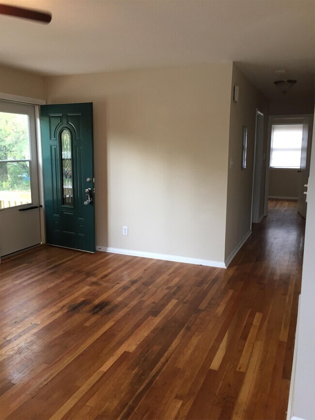 Building Photo - 222 Weaver St