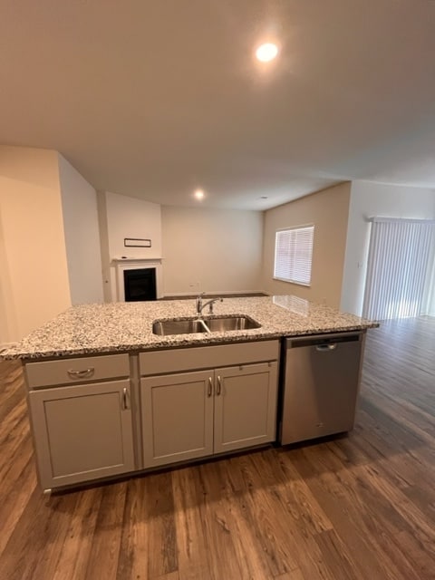 Building Photo - 360 Lilly Dr