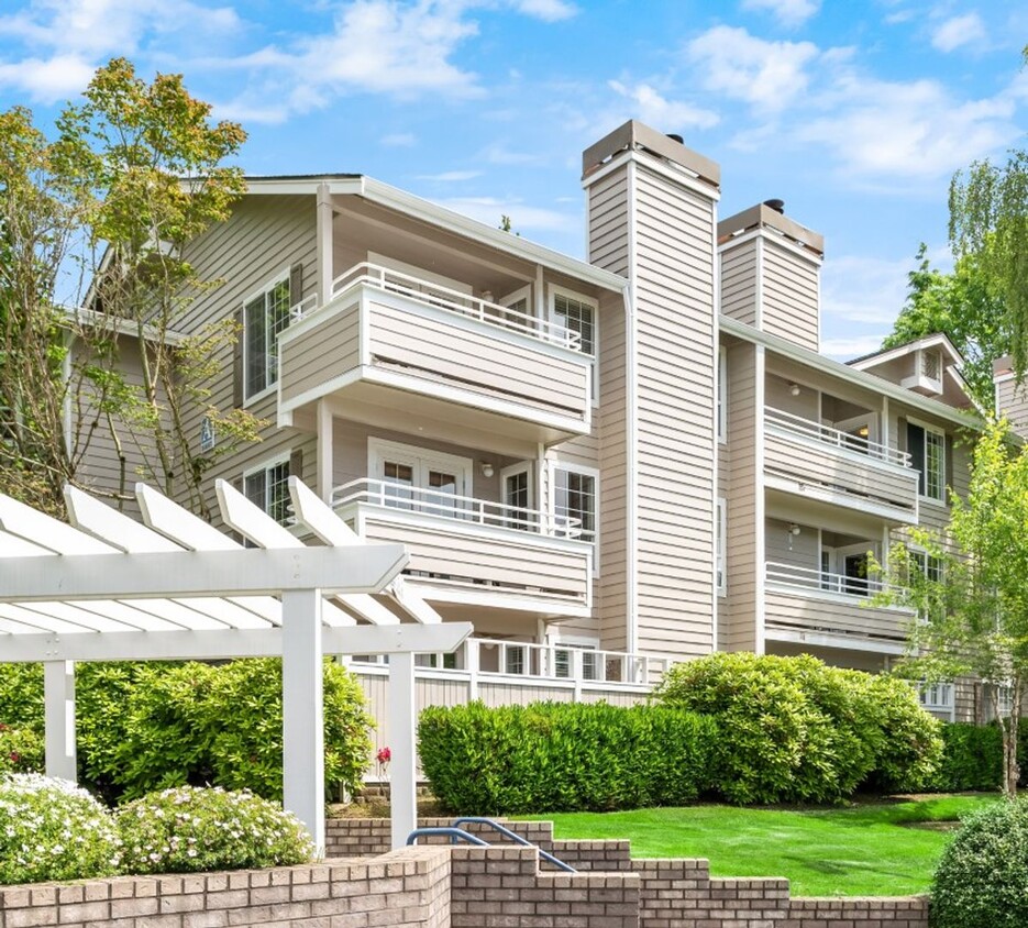 Primary Photo - 2Bd/2Ba Woodinville Condo