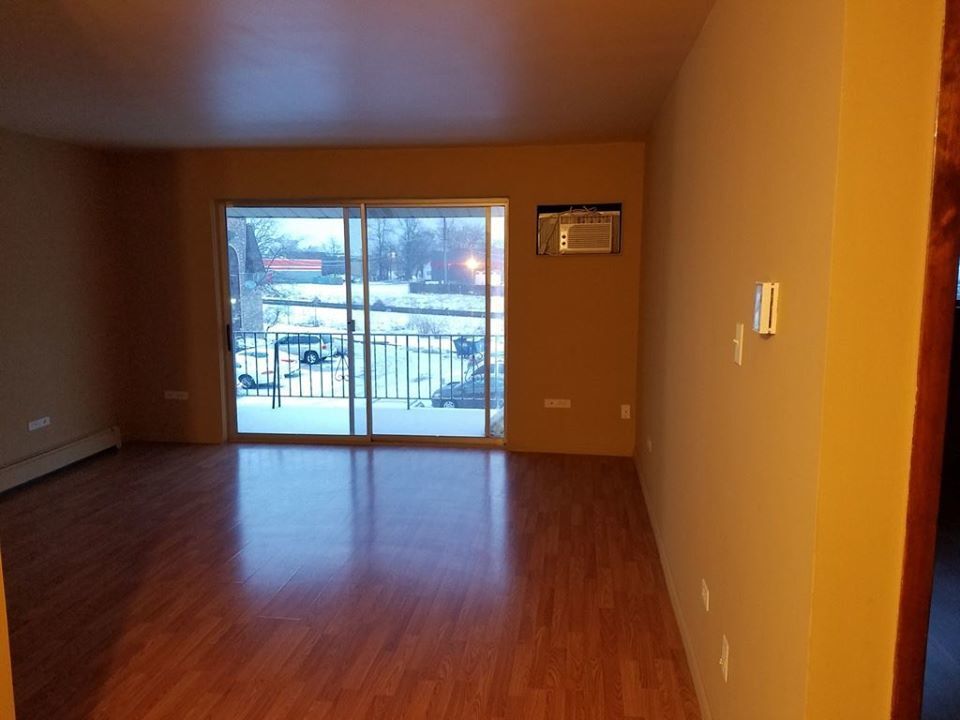 Building Photo - 18361 Glen Oak Ave
