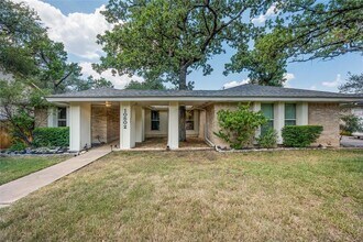 Building Photo - 10502 Spicewood Pkwy