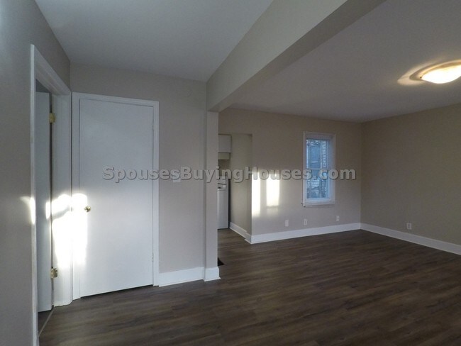 Building Photo - 2129 Delaware St